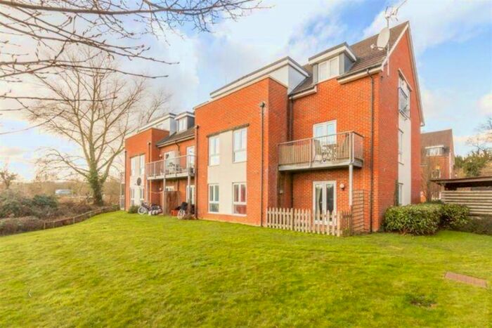 2 Bedroom Apartment To Rent In Egrove Close, Oxford, OX1