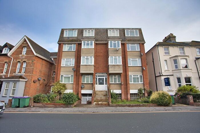 2 Bedroom Flat For Sale In Cheriton Road, Folkestone, Kent, CT20