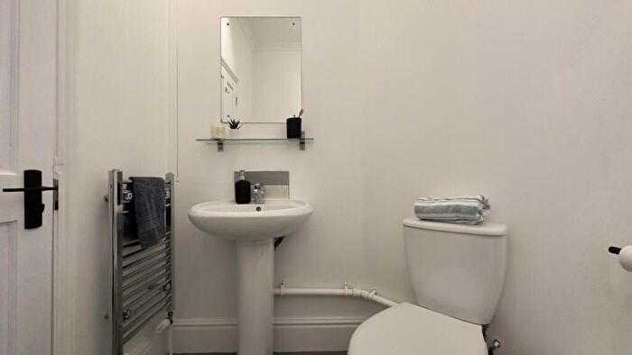 6 Bedroom Flat To Rent In West Parade, Lincoln, LN1