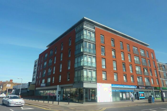 1 Bedroom Flat To Rent In Bedroom Nd Floor Flat In Southend On Sea, SS1