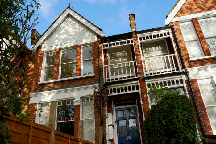 2 Bedroom Flat To Rent In Park Road, Hornsey, London, N8