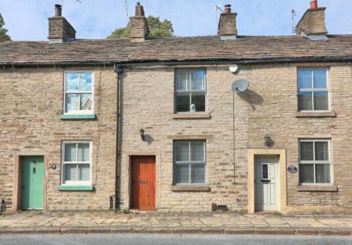 2 Bedroom Terraced House To Rent In Bollington Road, SK10