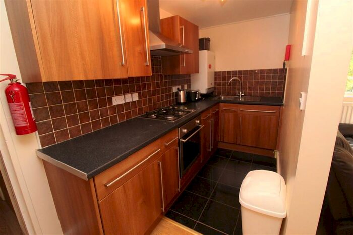 2 Bedroom Flat To Rent In Richmond Road, Roath, Cardiff, CF24