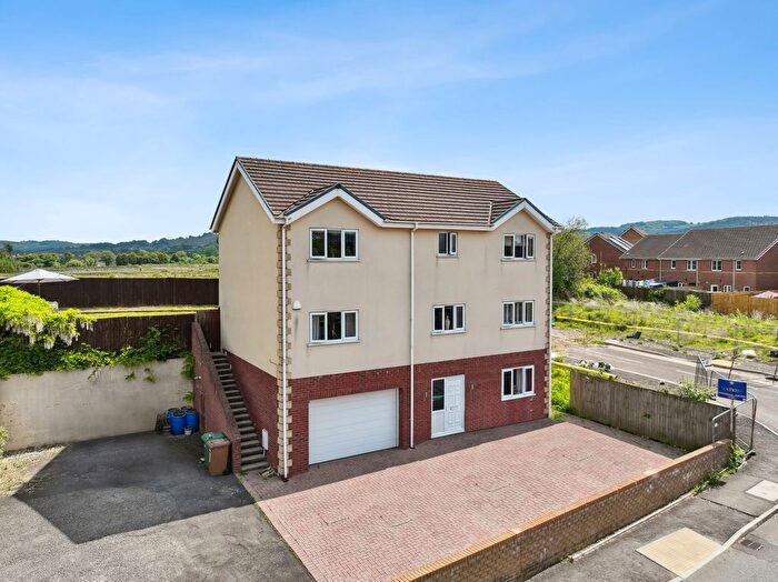 4 Bedroom Detached House For Sale In Heol Bro Wen, Caerphilly, CF83