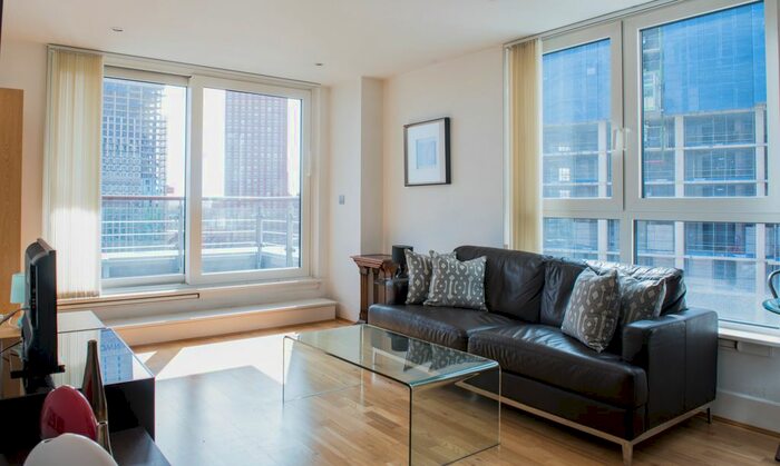 1 Bedroom Flat To Rent In St. George Wharf, London, SW8