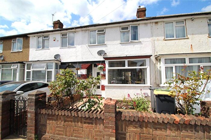 3 Bedroom Terraced House To Rent In Oak Road, Bedford, Bedfordshire, MK42