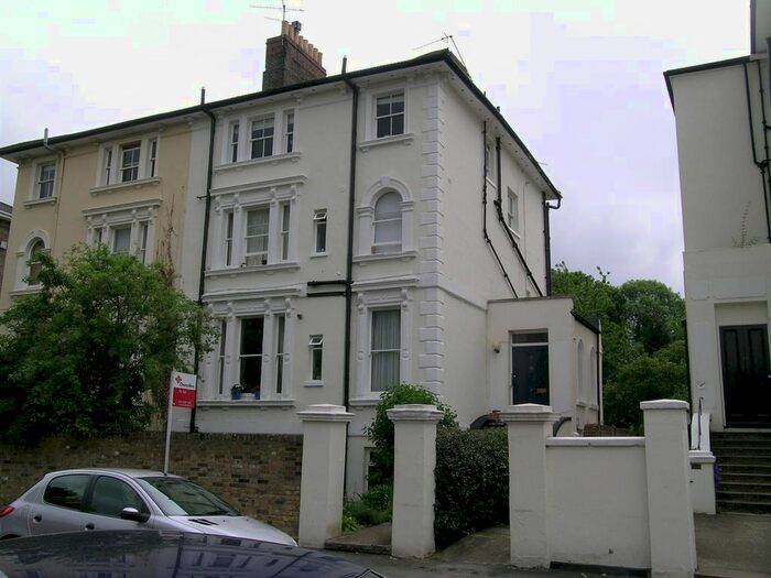 1 Bedroom Flat To Rent In Uxbridge Road, Kingston Upon Thames, KT1