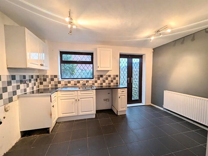 2 Bedroom Semi-Detached House To Rent In Warmley Close, Wolverhampton, WV6