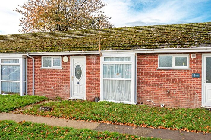 2 Bedroom Chalet For Sale In The Chestnuts, Burgh Hall Holiday Park, NR31