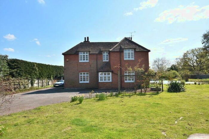 5 Bedroom Farm House To Rent In Forest Road, Wokingham, RG40