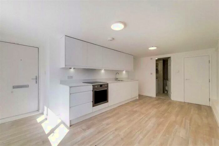 Flat To Rent In Finchley Road, Temple Fortune, NW11