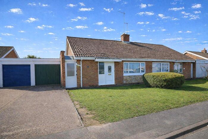 2 Bedroom Semi-Detached Bungalow For Sale In Drayton Close, Rushden, NN10