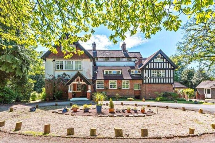 1 Bedroom Apartment For Sale In Tower Road, Hindhead, Surrey, GU26