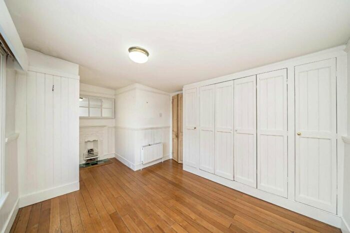 2 Bedroom Flat To Rent In Choumert Road, Peckham, SE15