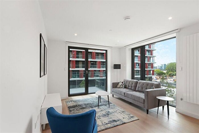 2 Bedroom Flat To Rent In John Cabot House, Royal Crest Ave, E16