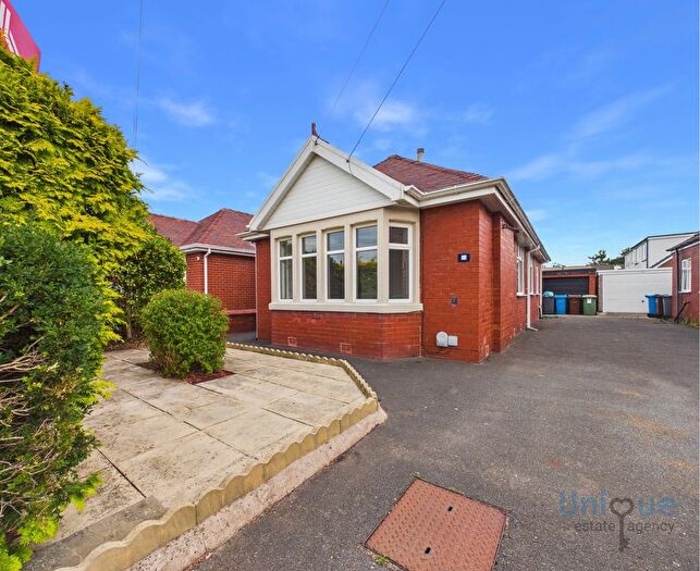 2 Bedroom Bungalow For Sale In Baltimore Road, Lytham St. Annes, FY8