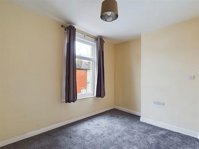 3 Bedroom Terraced House For Sale In Nelson Street, Scarborough, YO12