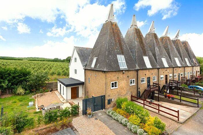 3 Bedroom Character Property For Sale In Chartham Hatch, CT4