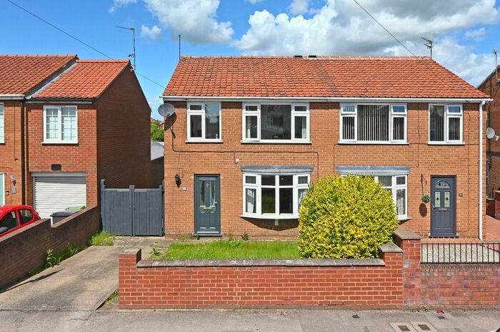 3 Bedroom Semi-Detached House To Rent In Whenby Grove, Huntington, York, YO31