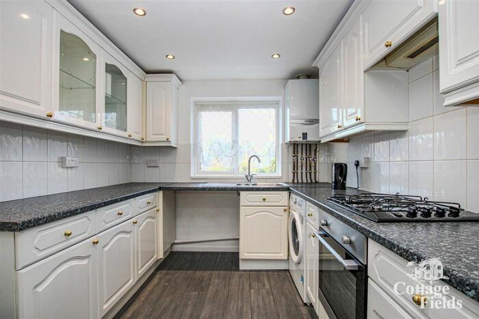 2 Bedroom Flat To Rent In The Mews, Gainsborough Road, London, N12