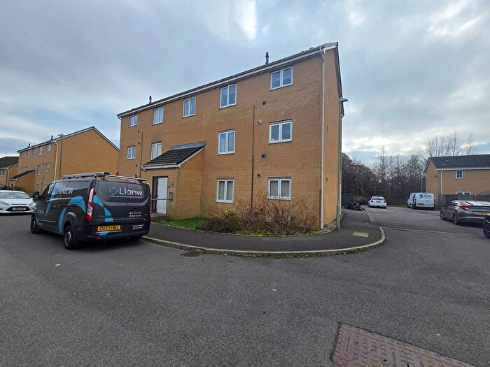 2 Bedroom Flat For Sale In Ffordd Maendy, Sarn, CF32