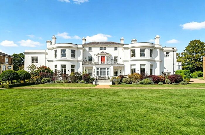 2 Bedroom Retirement Property For Sale In High Road, Byfleet, Surrey, KT14
