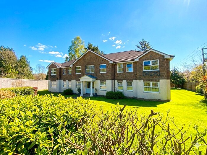 1 Bedroom Flat For Sale In Pear Tree Court, The Maultway North, Camberley, GU15