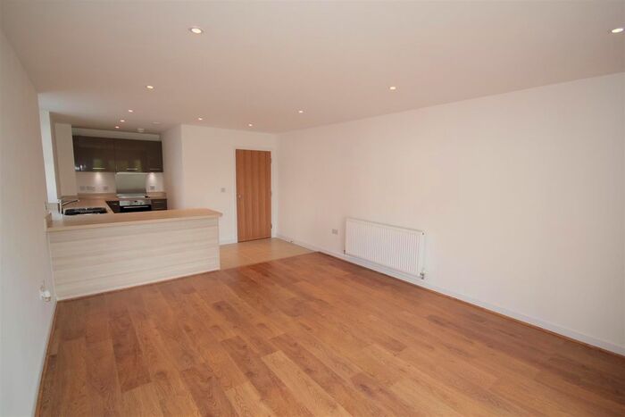 2 Bedroom Flat To Rent In Westwood Drive, Kingsmead, Canterbury, CT2