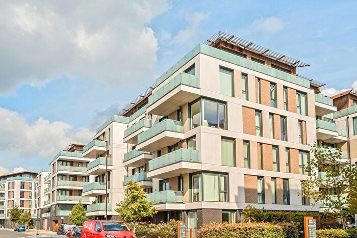 2 Bedroom Flat For Sale In Quebec Way, Surrey Quays, London, SE16