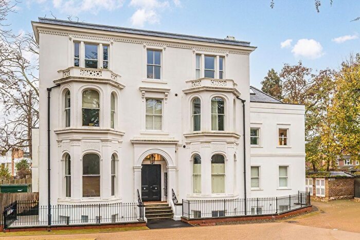 2 Bedroom Flat To Rent In Cambridge Park, East Twickenham, TW1