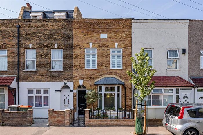 2 Bedroom House For Sale In Suffolk Street, Forest Gate, E7