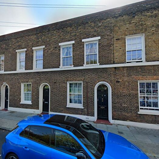 3 Bedroom Detached House For Sale In Cable Street, London, E1W