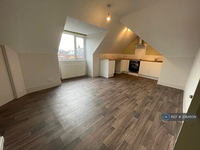 2 Bedroom Flat To Rent In Carysfort Road, Bournemouth, BH1