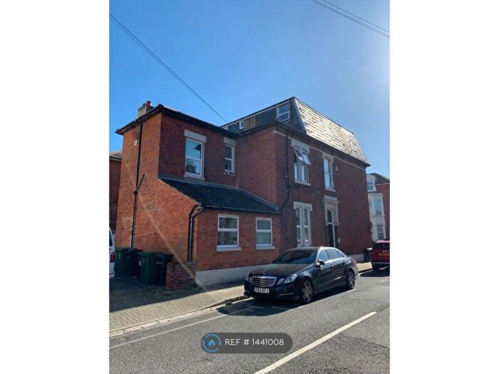 1 Bedroom Flat To Rent In St Edwards Road, Southsea, PO5