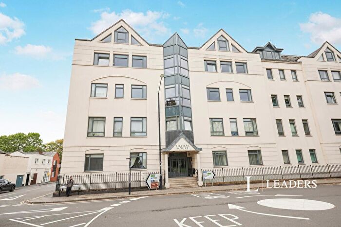 2 Bedroom Flat To Rent In Villiers House, Clarendon Avenue, CV32