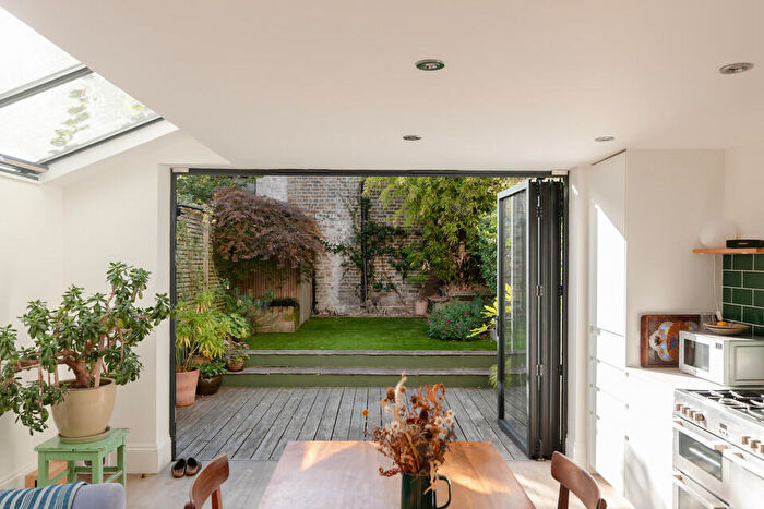 5 Bedroom Terraced House For Sale In Howden Street, Peckham Rye, SE15