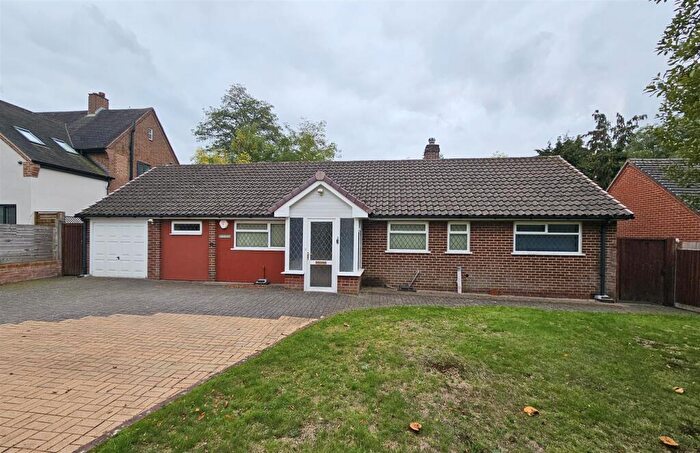 3 Bedroom Bungalow For Sale In Yew Tree Lane, Solihull, B91