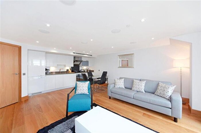 3 Bedroom Flat To Rent In Lisson Grove, Marylebone, NW1