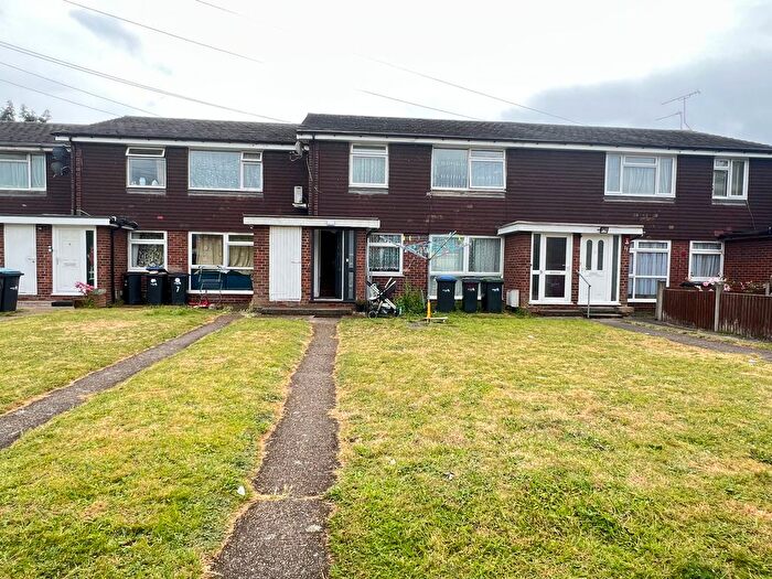 2 Bedroom Maisonette To Rent In Densworth Grove, London, N9