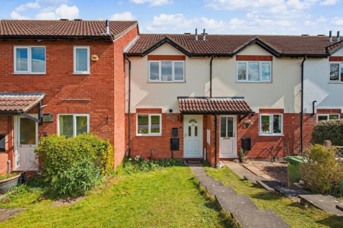 2 Bedroom Terraced House For Sale In Otters Reach, Kennington, OX1