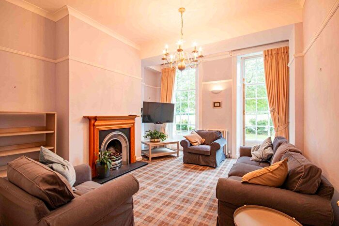 3 Bedroom Flat To Rent In L – East Suffolk Park, Edinburgh, EH16
