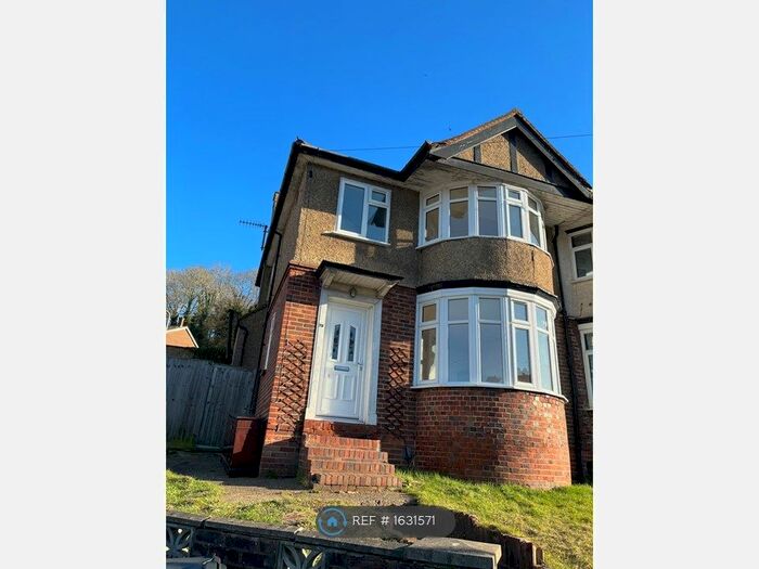 3 Bedroom Semi-Detached House To Rent In Chairborough Road, High Wycombe, HP12