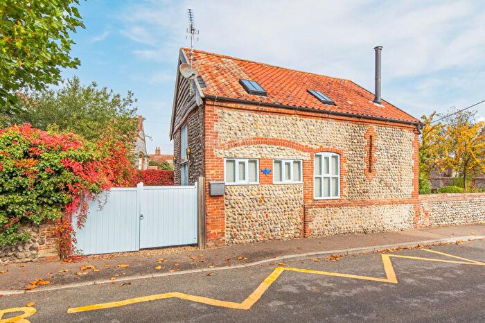 2 Bedroom Detached House For Sale In Converted Norfolk Barn With Gardens, Vaulted Ceilings And Near The Coast, NR27