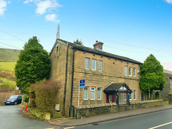 2 Bedroom Detached House To Rent In Bacup Road, Todmorden, West Yorkshire, OL14