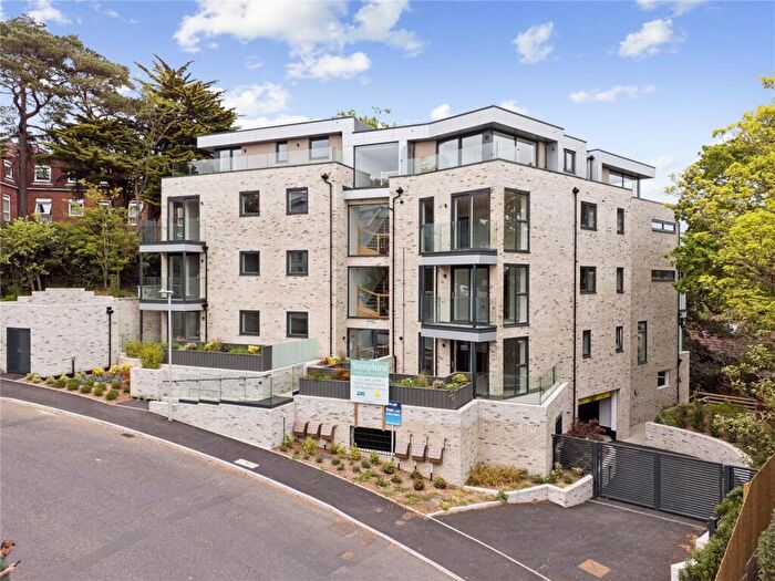 2 Bedroom Apartment For Sale In Highmoor Road, Poole, Dorset, BH14