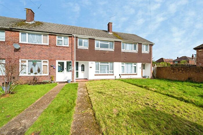 3 Bedroom Terraced House For Sale In Claudeen Close, Southampton, SO18