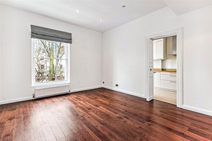 3 Bedroom Flat To Rent In Connaught House, Clifton Gardens, Little Venice, London, W9