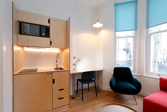 1 Bedroom Flat To Rent In Philbeach Gardens, Earls Court, London, SW5