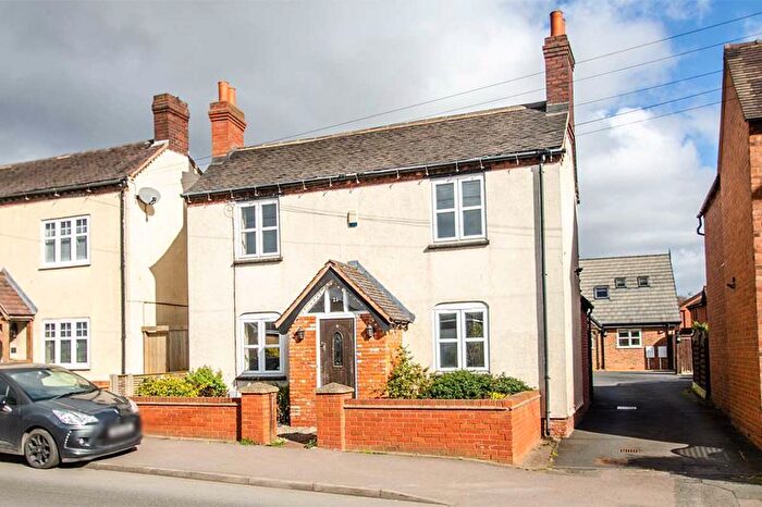 4 Bedroom Detached House For Sale In Lichfield Road, Burntwood, WS7