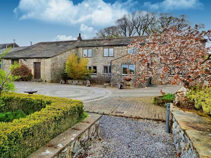 7 Bedroom Detached House For Sale In Capon Hall &amp; Capon Hall Barn, Malham Moor, Settle / Skipton, BD24